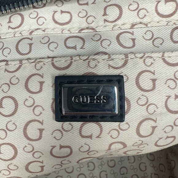 mini GUESS backpack with a floral pattern - Picture 8 of 13